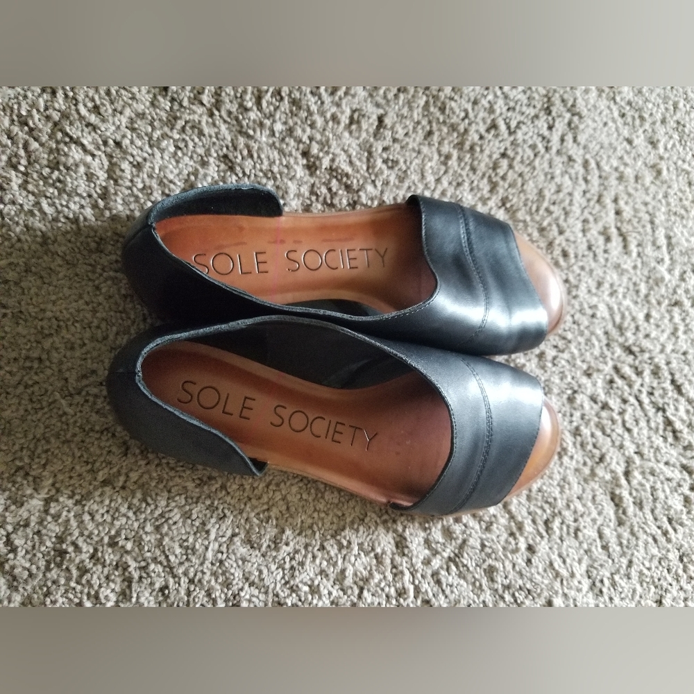 Sole society flats